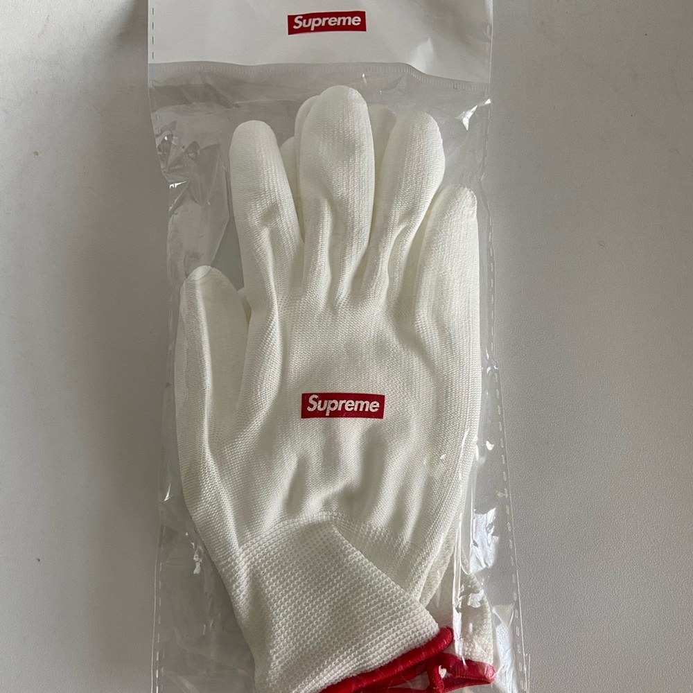 Supreme Gloves